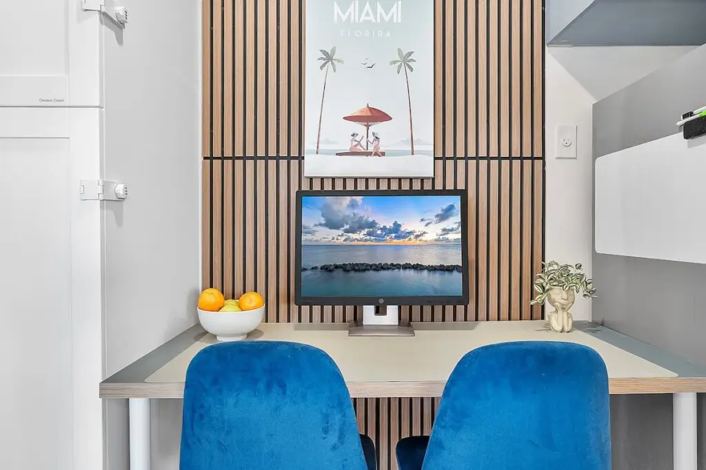 0d374faf 53e5 4e oIK V