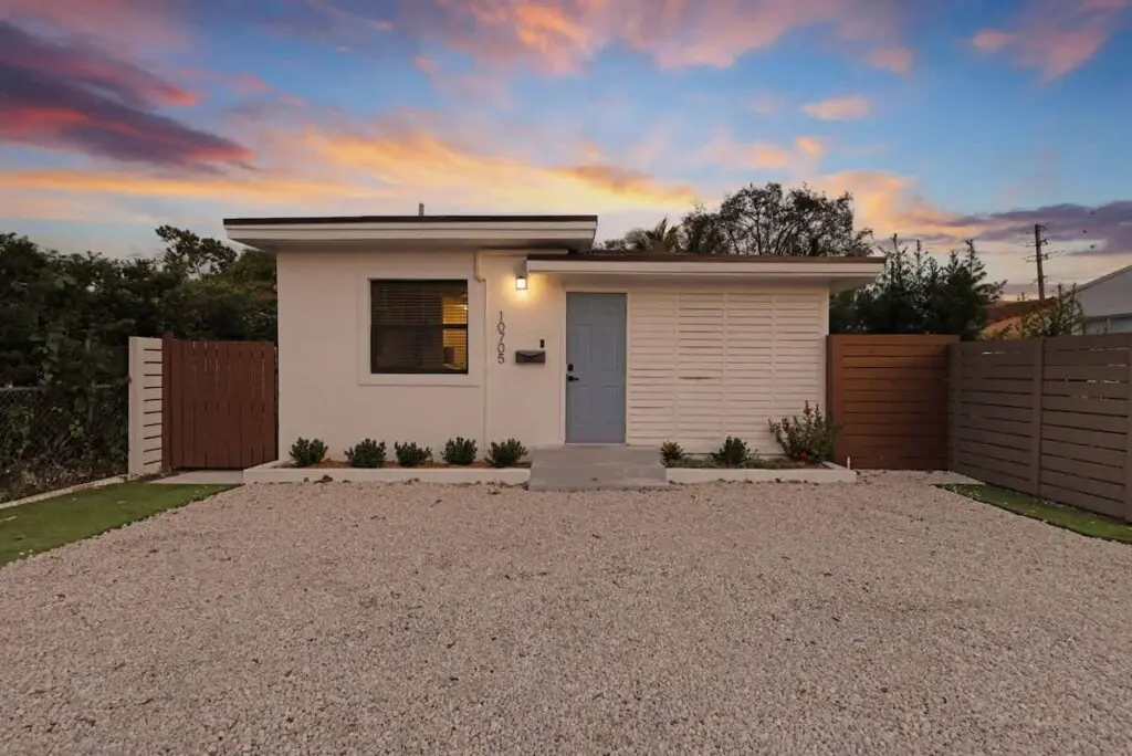 103d06b7 4d0d 48 5WZ6j