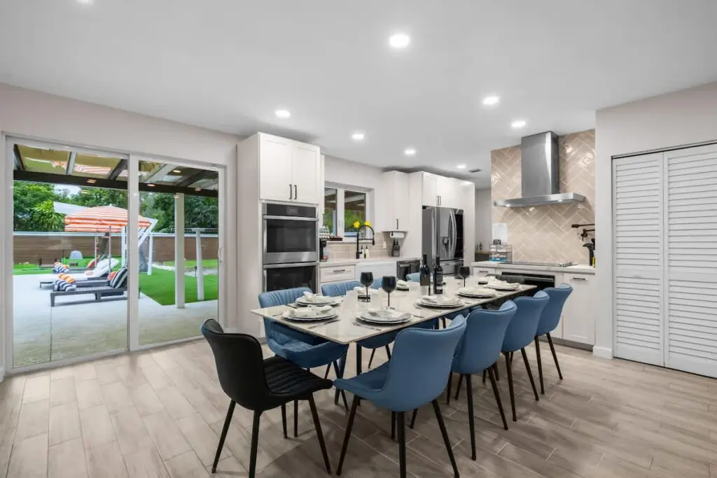 2af3d9ff 7883 41 ECf5z