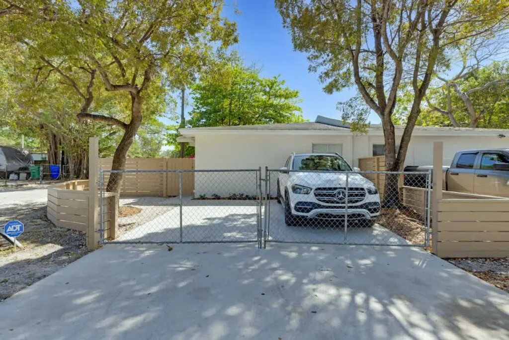 3c4ef232 754b 4e Aw8