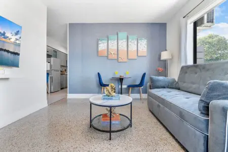 554582cc b4c9 4f ulhG