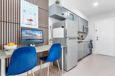 5ecf8093 92ef 4e 5QaeR