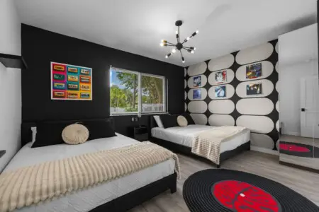 80f2c9fa f6ab 45 Sb6PR