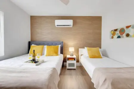 ad87a302 ec8d 4c iaCCA