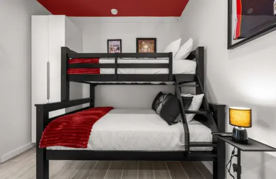 b2f4e33b 8e6e 4d ea48o